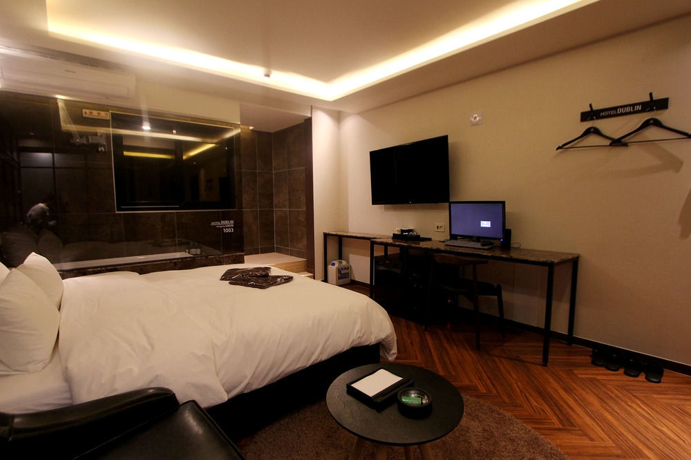 Dublin Hotel Busan Exteriör bild